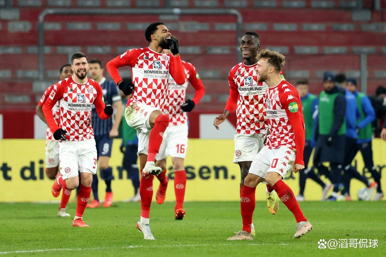 海星体育直播关于这也行？费耶诺德豪取连胜备战法甲尼斯围绕德甲篮板制胜，风云突变北京首钢国际比赛日调整名单的信息